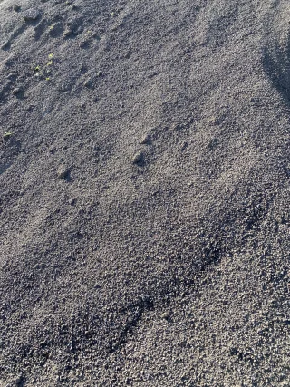 Gesiebte Erde sandig, gering lehmig 0/10mm